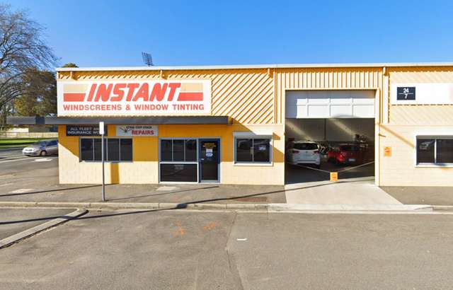 Instant Windscreens & Tinting Launceston workshop gallery image
