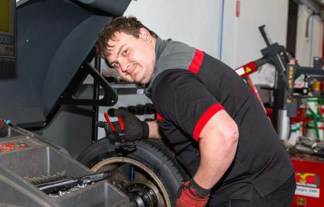 Bridgestone Select Tyre & Auto Smithfield Plains workshop gallery image