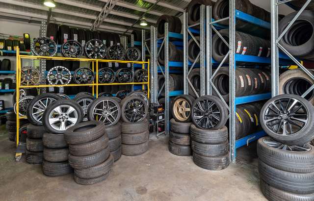 Auz Automotive workshop gallery image