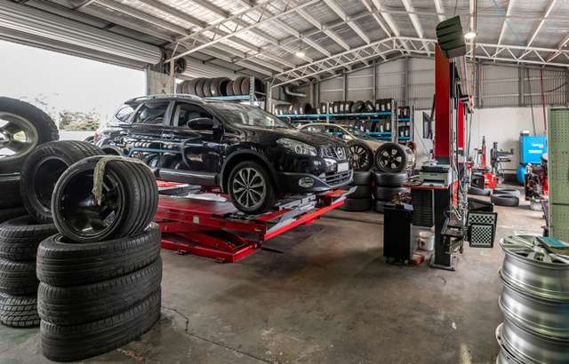 Auz Automotive workshop gallery image