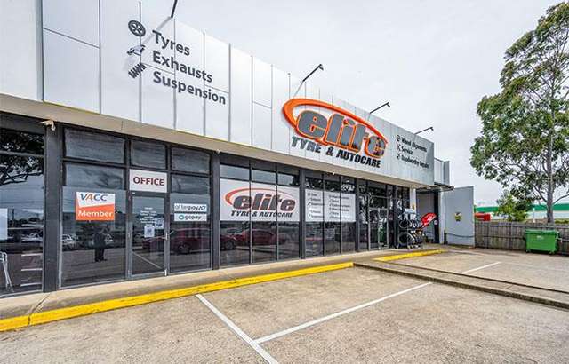 Elite Tyre and Autocare Sunbury workshop gallery image