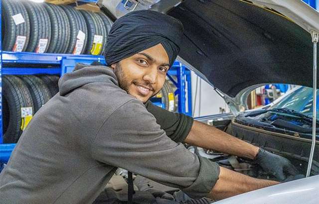 Elite Tyre and Autocare Sunbury workshop gallery image