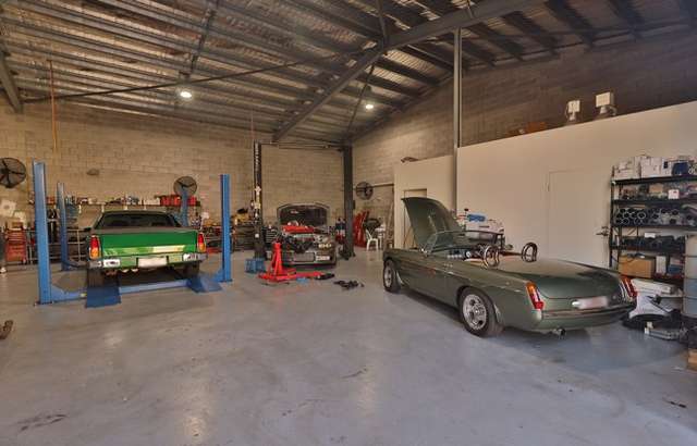 Engine 2 Exhaust Automotive workshop gallery image