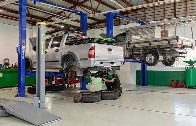 Paddy O'Shea's 4x4 Store workshop gallery image
