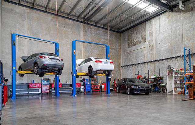Balfour Auto Service workshop gallery image