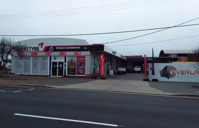 Everlast Automotive Service workshop gallery image