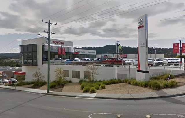 Co-op Toyota Kingston workshop gallery image
