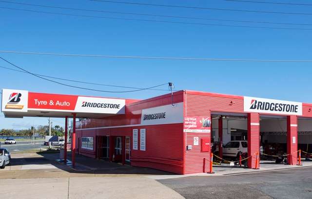 Bridgestone Select Tyre & Auto Woody Point workshop gallery image