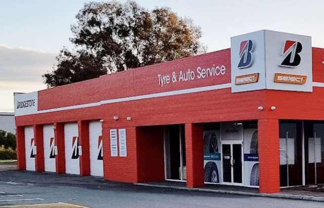 Bridgestone Select Tyre & Auto Canning Vale workshop gallery image