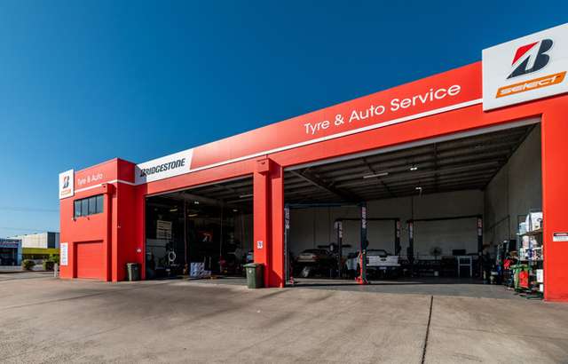 Bridgestone Select Tyre & Auto Geebung workshop gallery image
