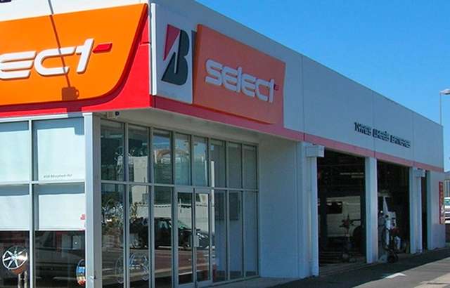 Bridgestone Select Tyre & Auto Oaklands Park workshop gallery image
