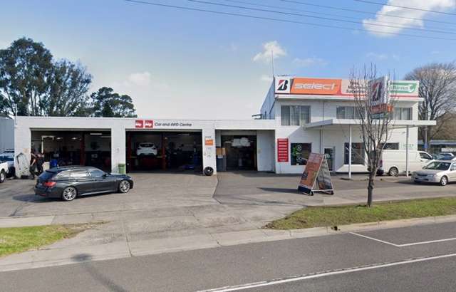 Bridgestone Select Tyre & Auto Beaconsfield workshop gallery image