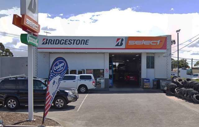 Bridgestone Select Tyre & Auto Mentone workshop gallery image