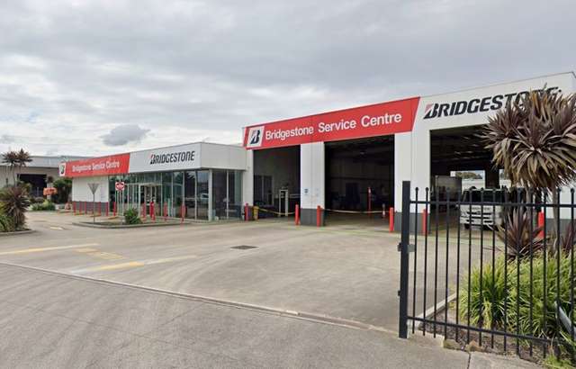 Bridgestone Service Centre Somerton workshop gallery image