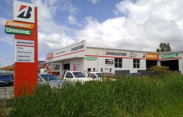 Bridgestone Select Tyre & Auto Wollongong workshop gallery image