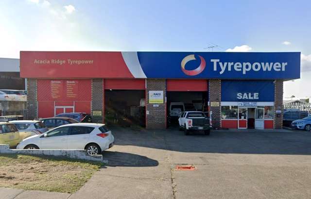 Acacia Ridge Tyrepower workshop gallery image