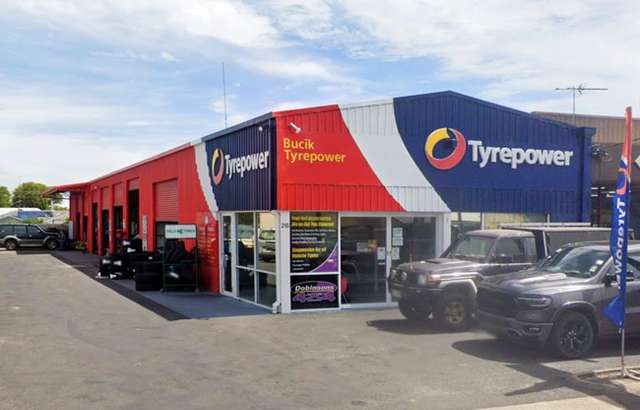Bucik Tyrepower workshop gallery image
