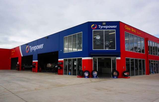 Cluse Bros Tyrepower - Elizabeth workshop gallery image