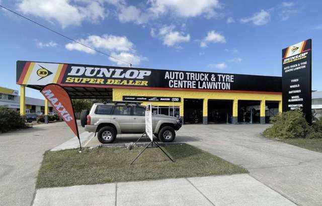 Dunlop Super Dealer Lawnton workshop gallery image