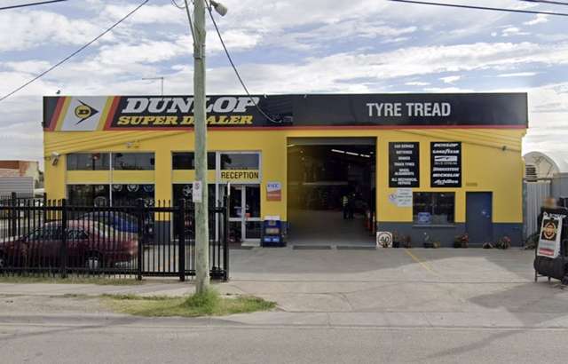 Dunlop Super Dealer Dandenong workshop gallery image