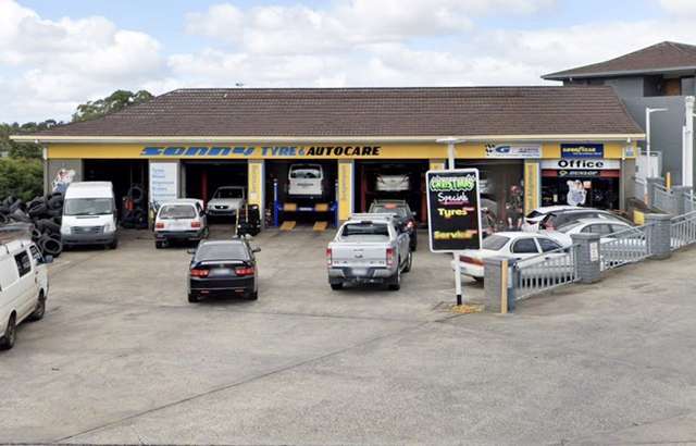 Dunlop Super Dealer Endeavour Hills workshop gallery image