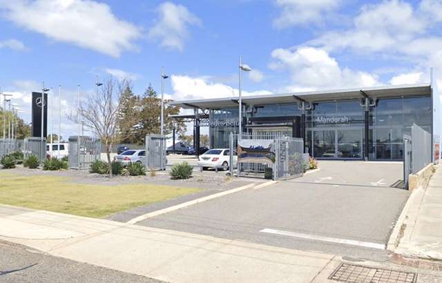 Mercedes-Benz Mandurah workshop gallery image