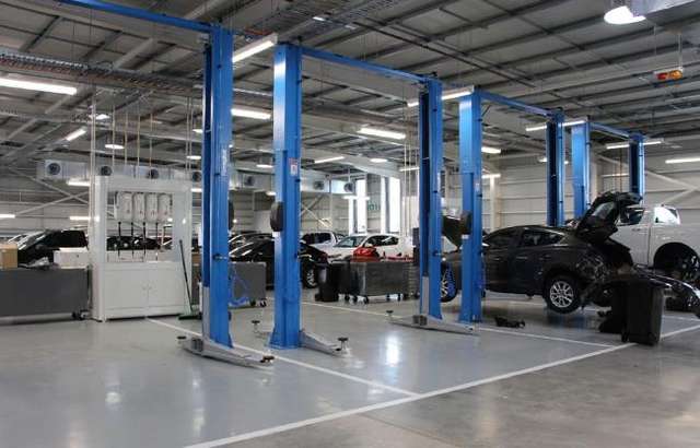 South Morang Mazda workshop gallery image