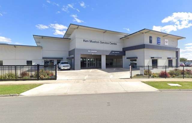 Ken Muston Mercedes-Benz workshop gallery image