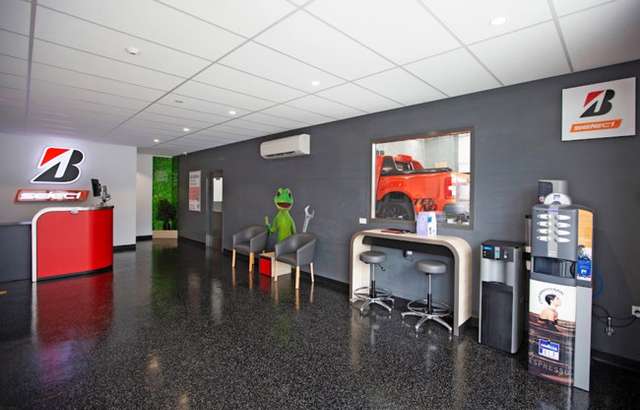 Bridgestone Select Tyre & Auto Berrinba workshop gallery image