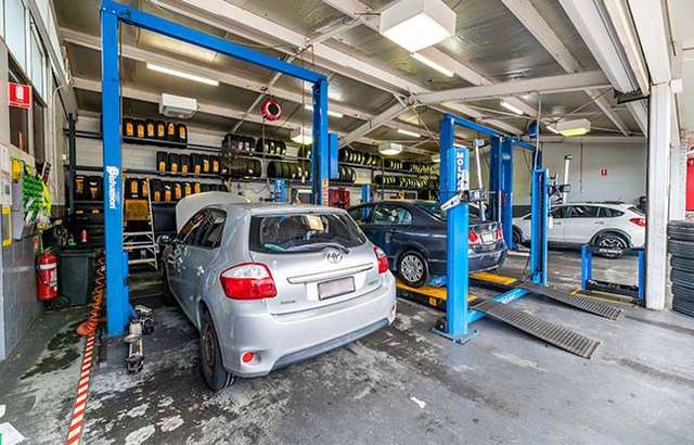 mycar Tyre & Auto Coorparoo workshop gallery image