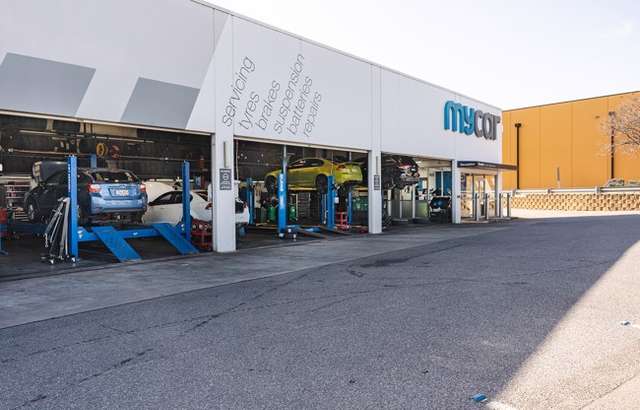 mycar Tyre & Auto Ingle Farm workshop gallery image