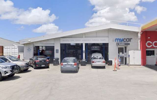 mycar Tyre & Auto St Albans CE workshop gallery image
