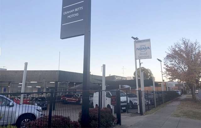Graham Betts Holden workshop gallery image