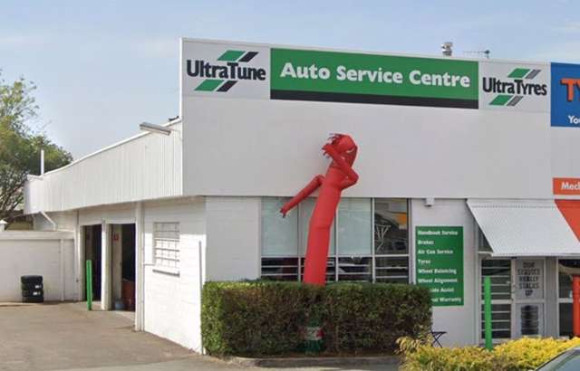 Ultra Tune Booval workshop gallery image