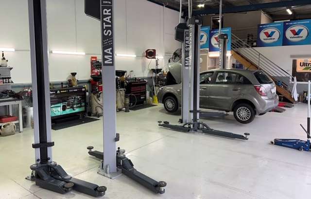 Ultra Tune Lake Haven workshop gallery image