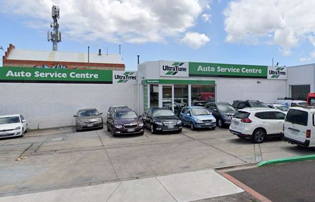 Ultra Tune Mckinnon workshop gallery image