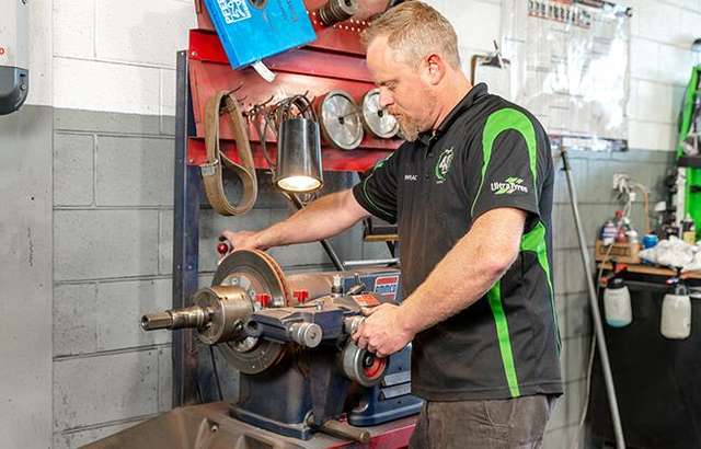 Ultra Tune Modbury workshop gallery image