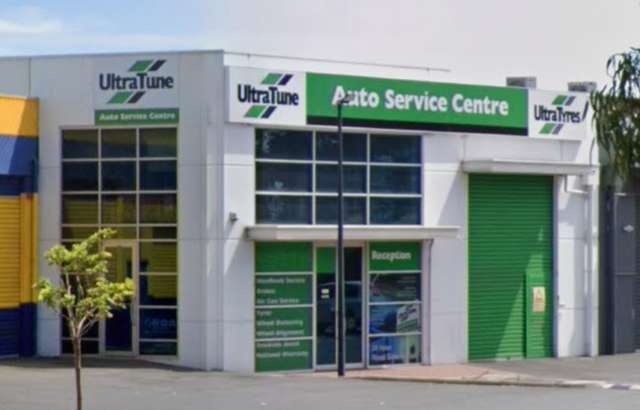 Ultra Tune Seaford workshop gallery image