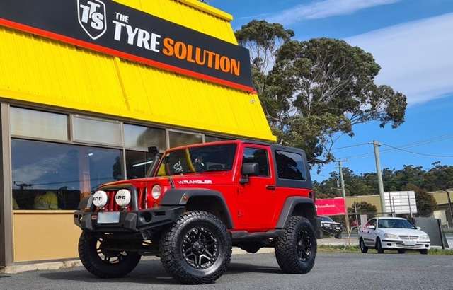 Dunlop Super Dealer Devonport workshop gallery image