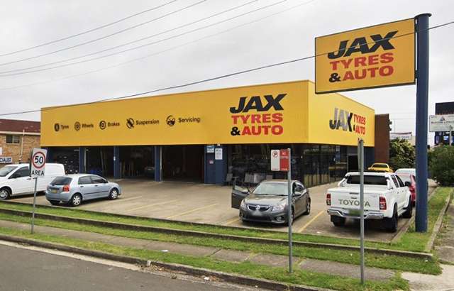 JAX Tyres & Auto Liverpool workshop gallery image