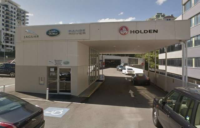 Alto Land Rover workshop gallery image