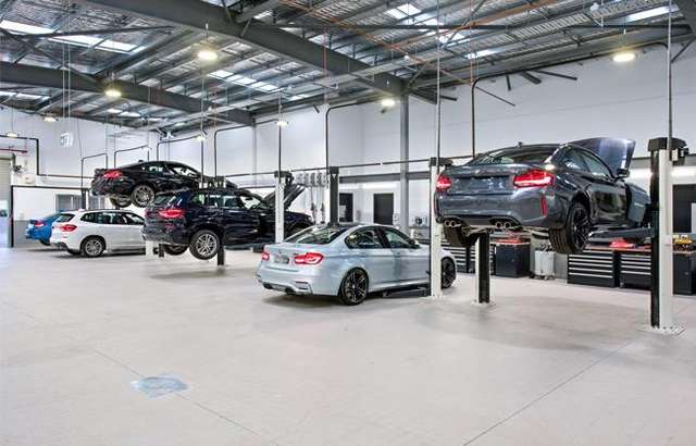 Essendon BMW workshop gallery image
