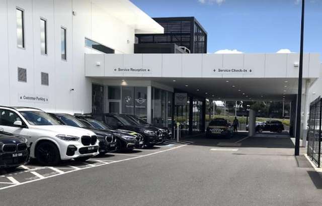 Essendon BMW workshop gallery image