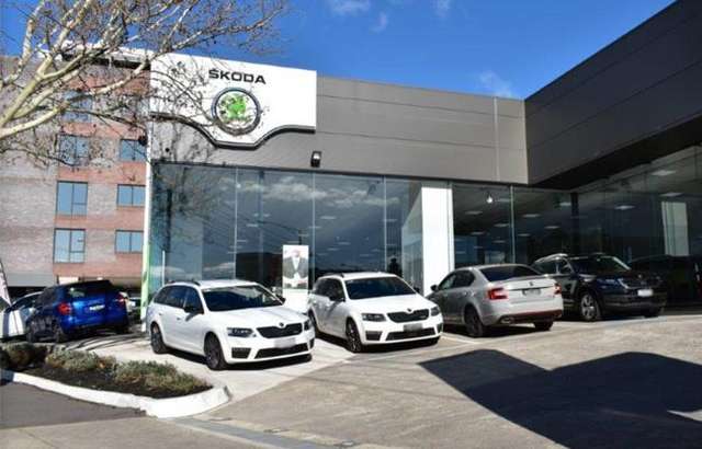 Essendon Skoda workshop gallery image