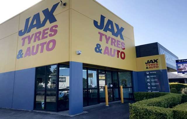 JAX Tyres & Auto Caloundra workshop gallery image