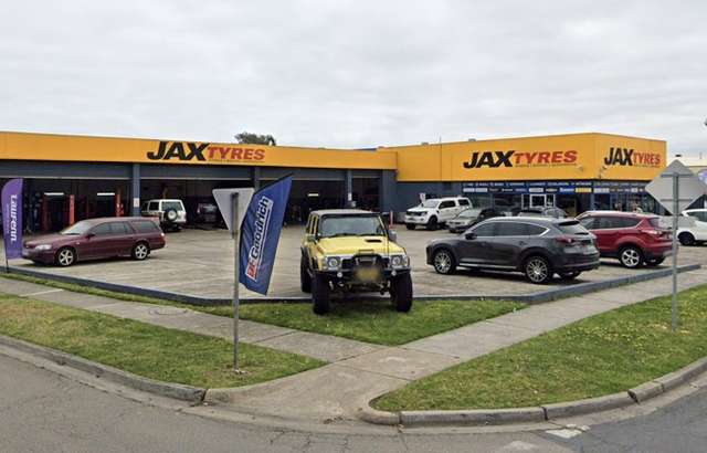 JAX Tyres & Auto Frankston workshop gallery image