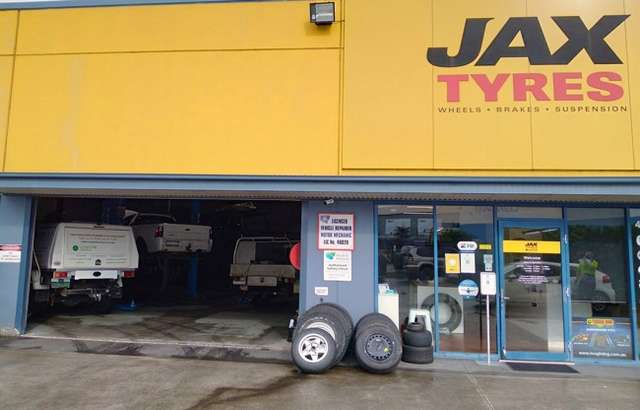 JAX Tyres & Auto Heatherbrae workshop gallery image