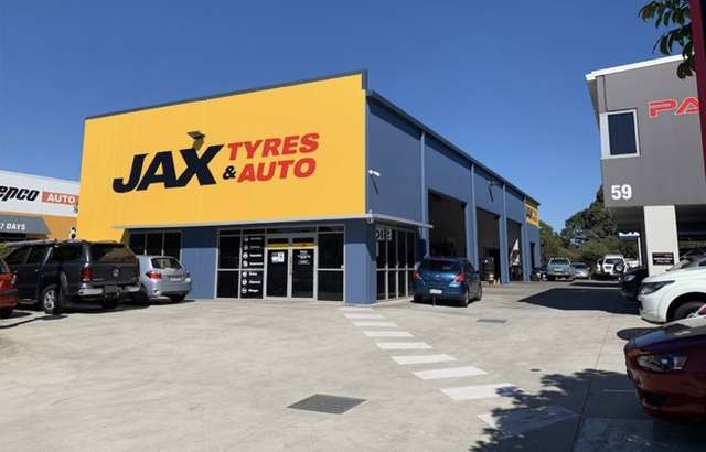 JAX Tyres & Auto North Lakes workshop gallery image