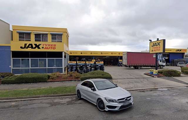 JAX Tyres & Auto Orange workshop gallery image