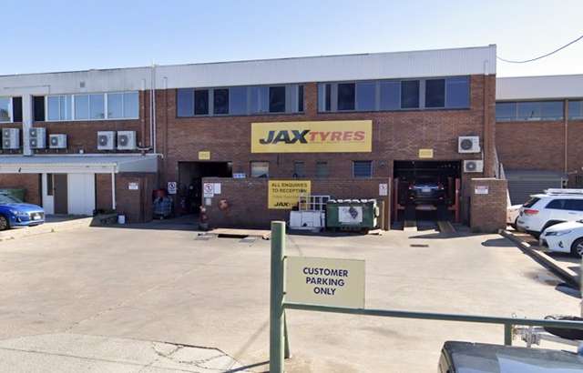 JAX Tyres & Auto Phillip workshop gallery image